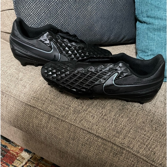 Nike Other - Nike temp men’s size 9